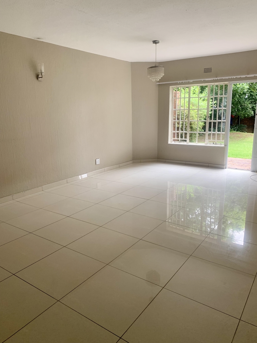 To Let 2 Bedroom Property for Rent in Atholl Gauteng