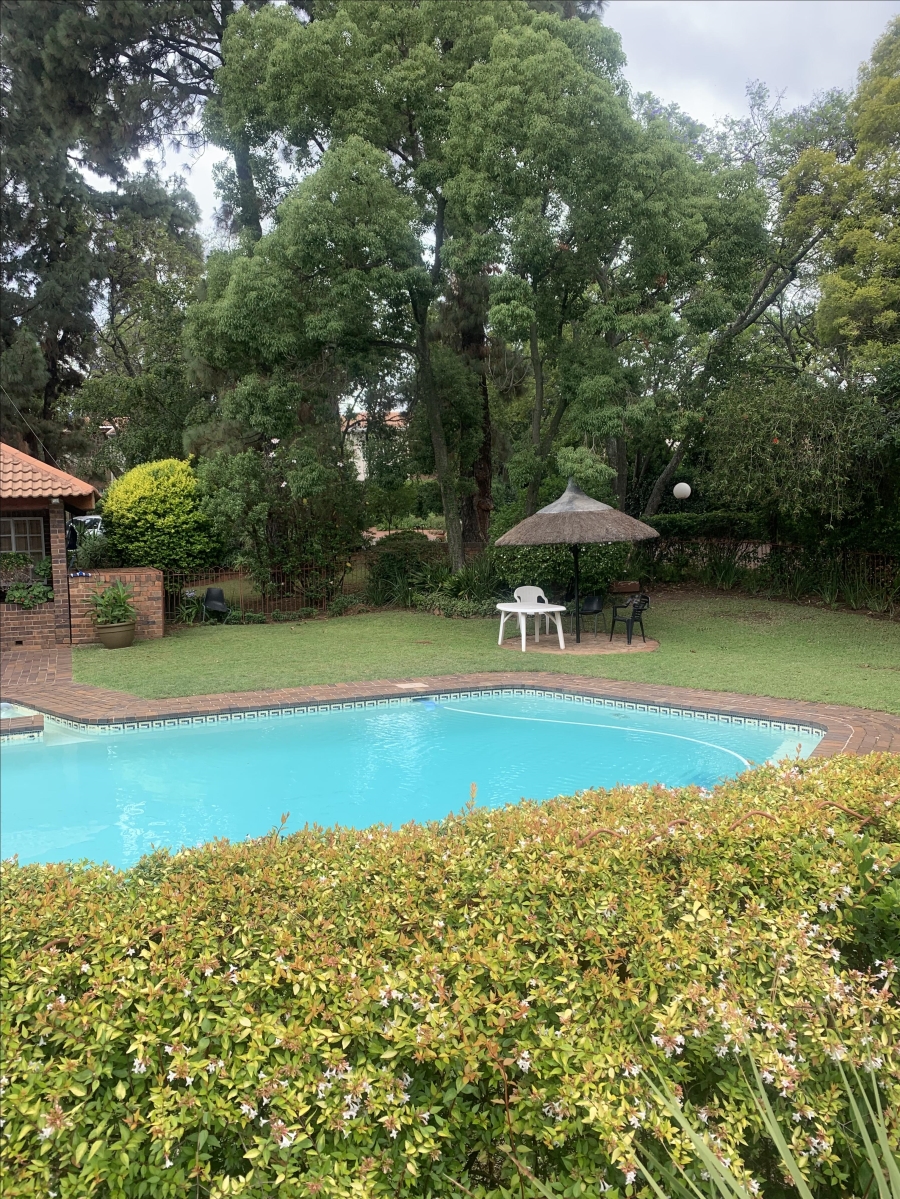 To Let 2 Bedroom Property for Rent in Atholl Gauteng