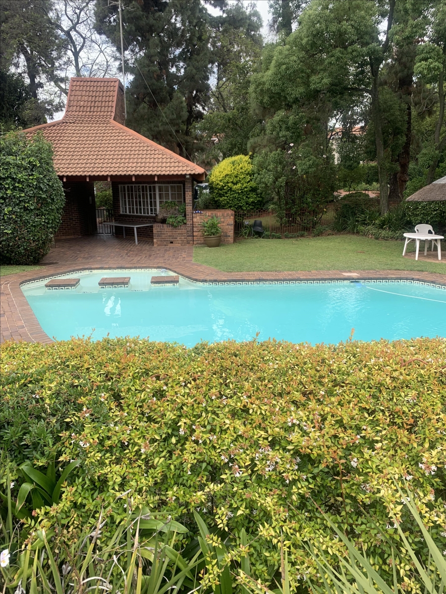 To Let 2 Bedroom Property for Rent in Atholl Gauteng