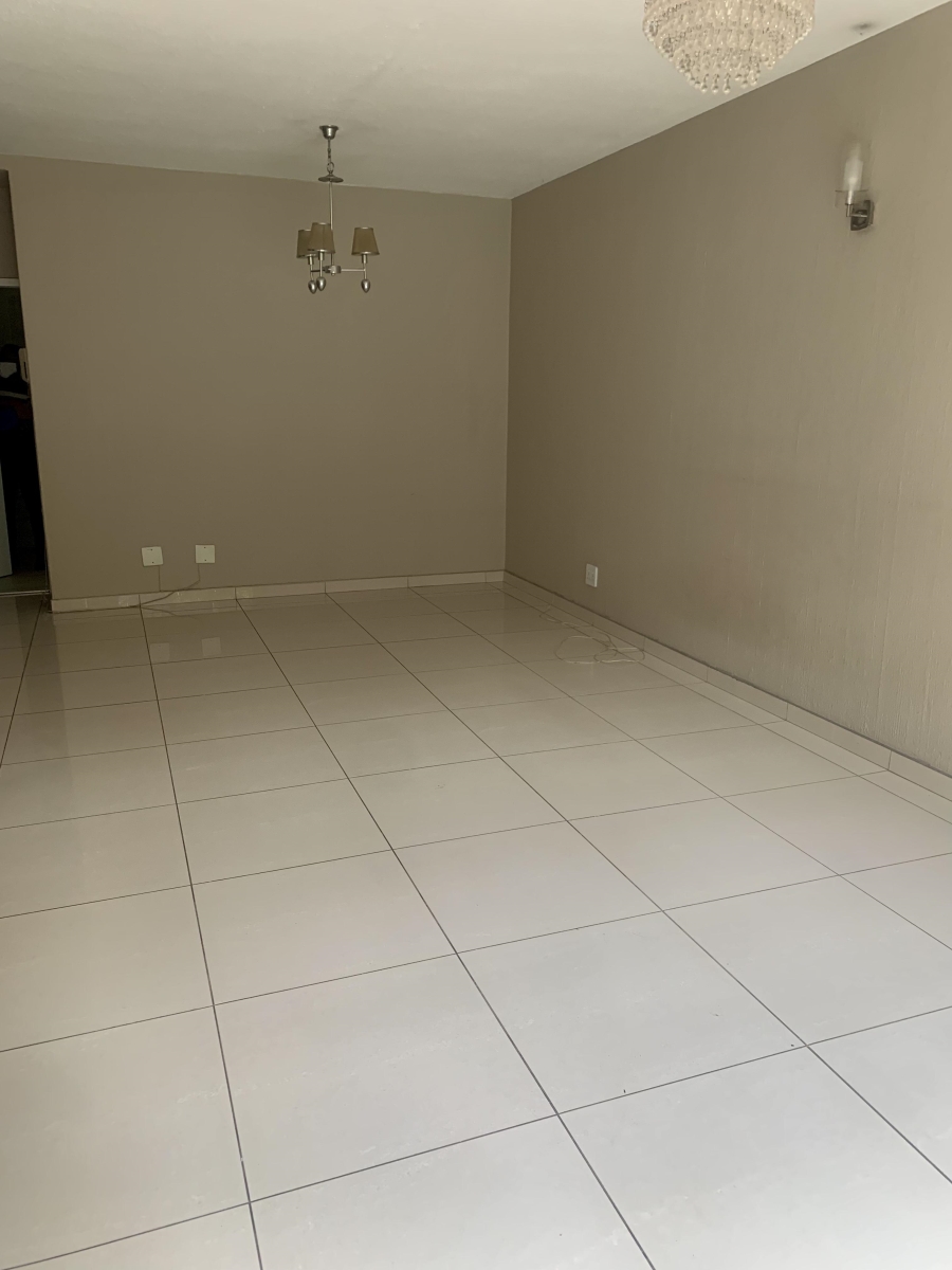 To Let 2 Bedroom Property for Rent in Atholl Gauteng