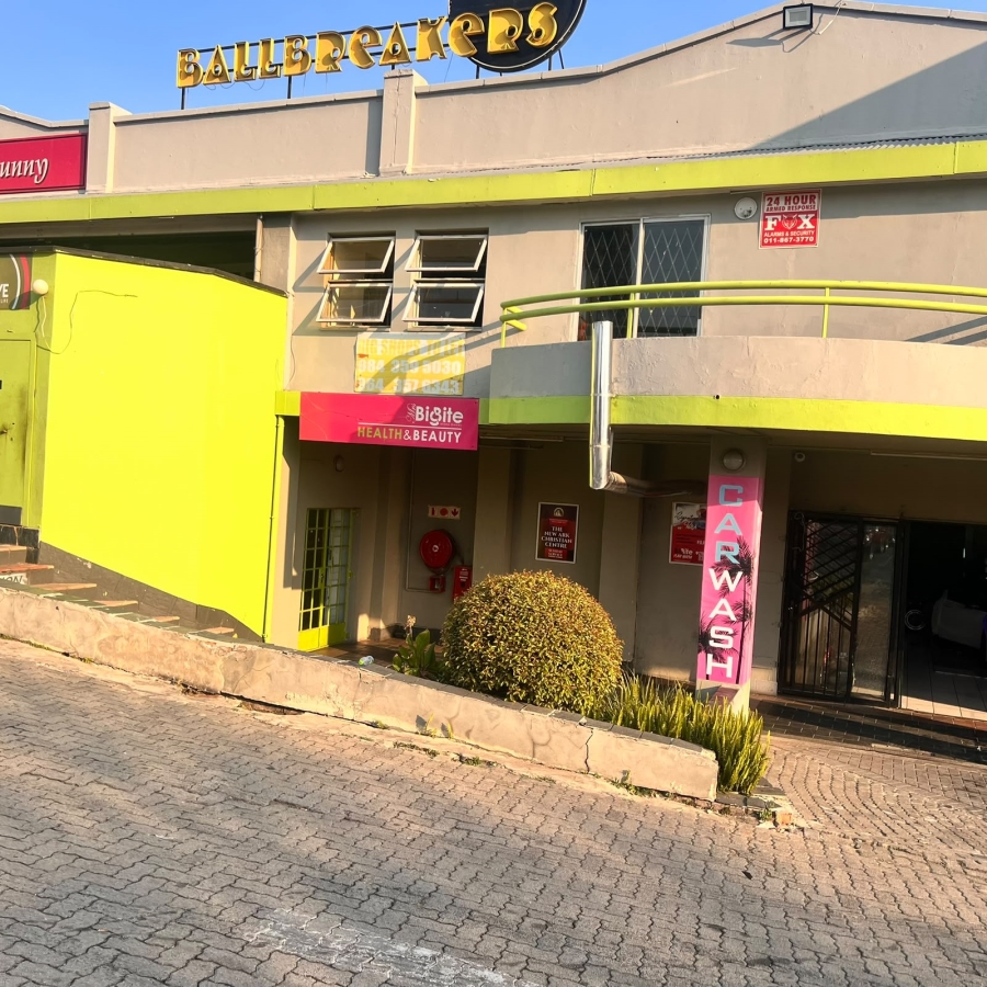 To Let Commercial Property for Rent in Mondeor Gauteng