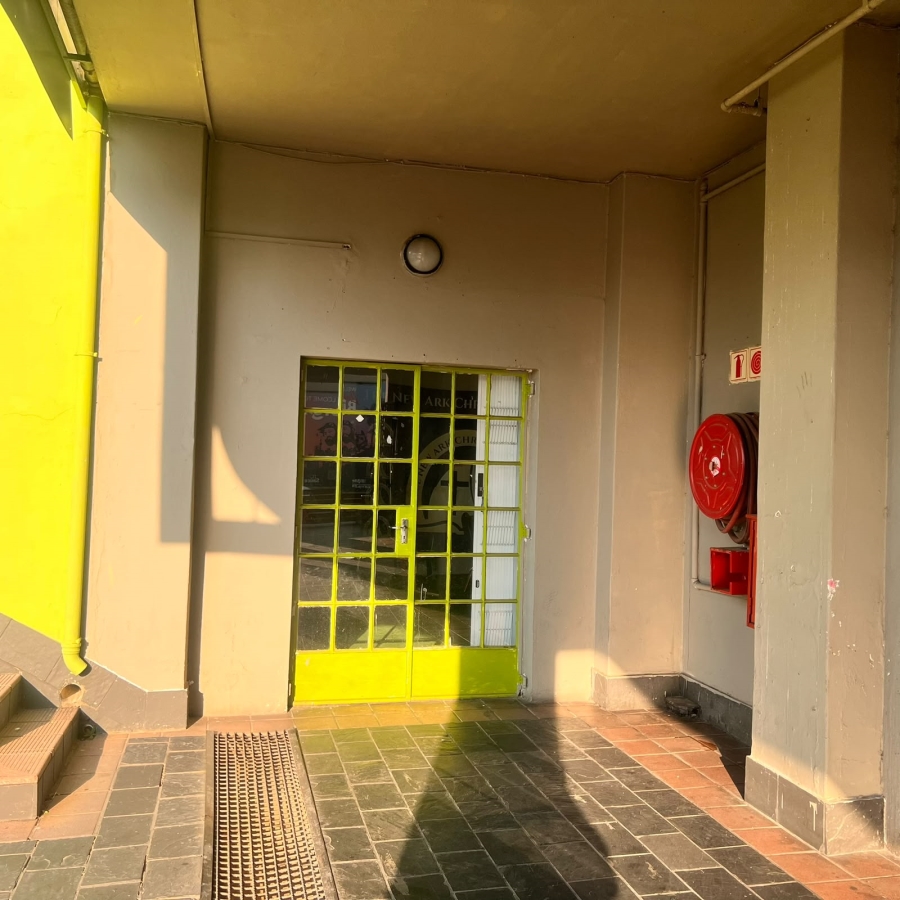 To Let Commercial Property for Rent in Mondeor Gauteng