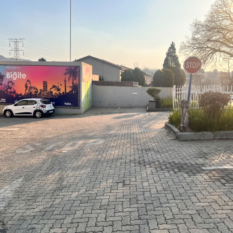 To Let Commercial Property for Rent in Mondeor Gauteng