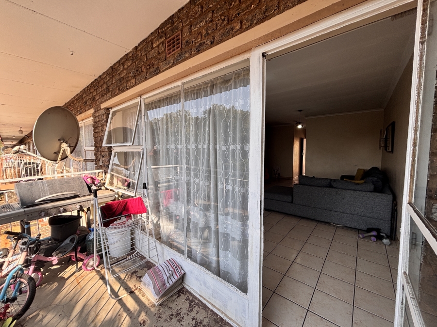2 Bedroom Property for Sale in Wentworth Park Gauteng