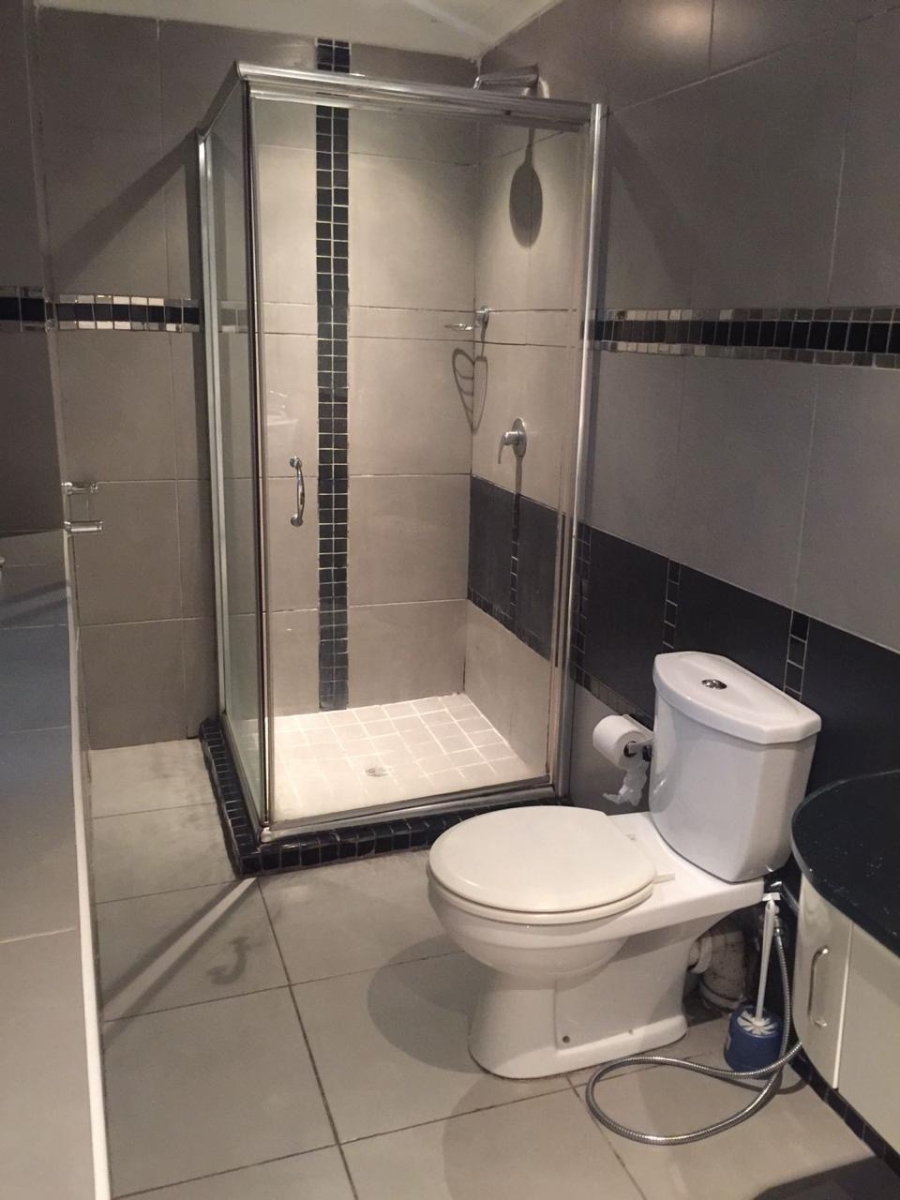 9 Bedroom Property for Sale in Bezuidenhout Valley Gauteng