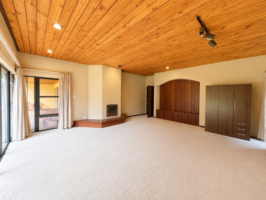 To Let 12 Bedroom Property for Rent in Equestria Gauteng
