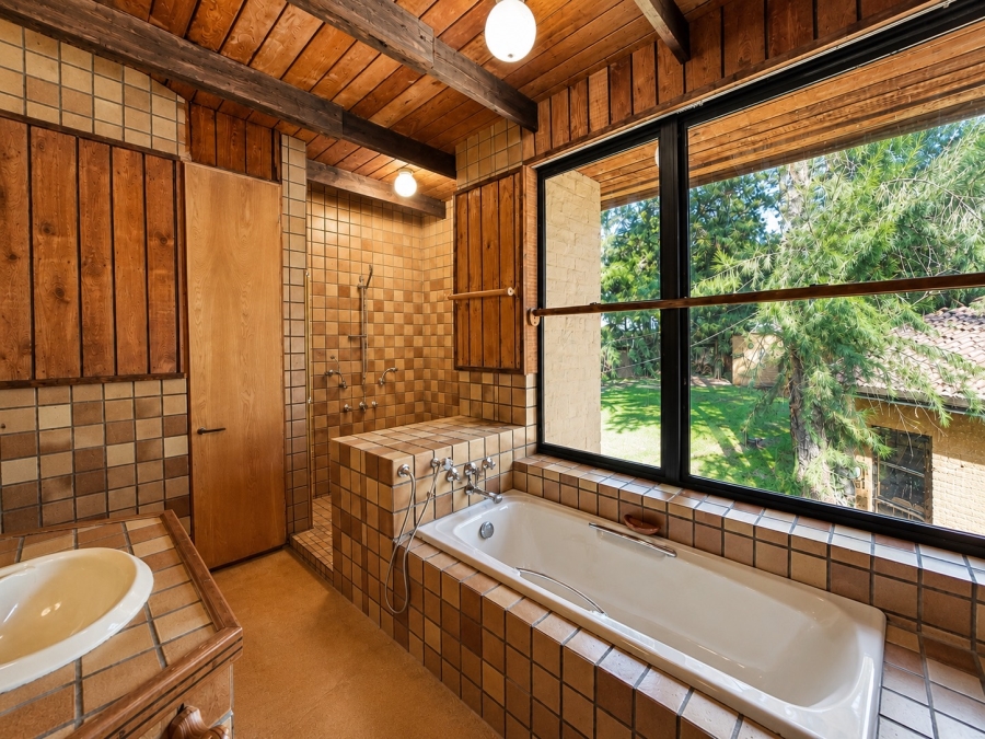 To Let 12 Bedroom Property for Rent in Equestria Gauteng