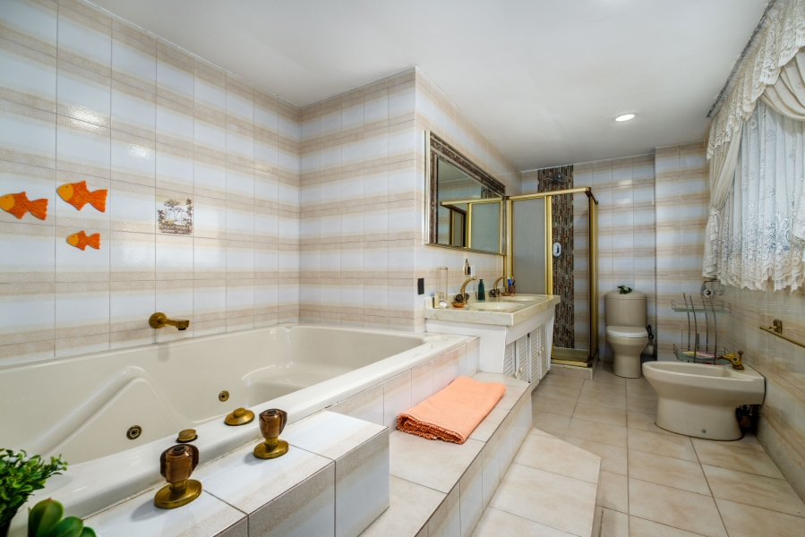 5 Bedroom Property for Sale in Northcliff Gauteng