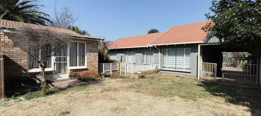 3 Bedroom Property for Sale in Witpoortjie Gauteng