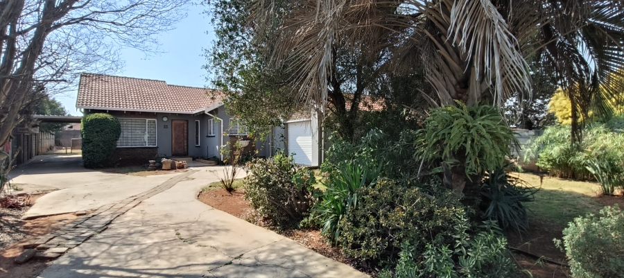 3 Bedroom Property for Sale in Witpoortjie Gauteng