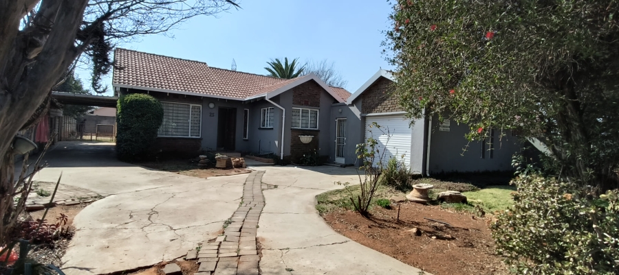3 Bedroom Property for Sale in Witpoortjie Gauteng