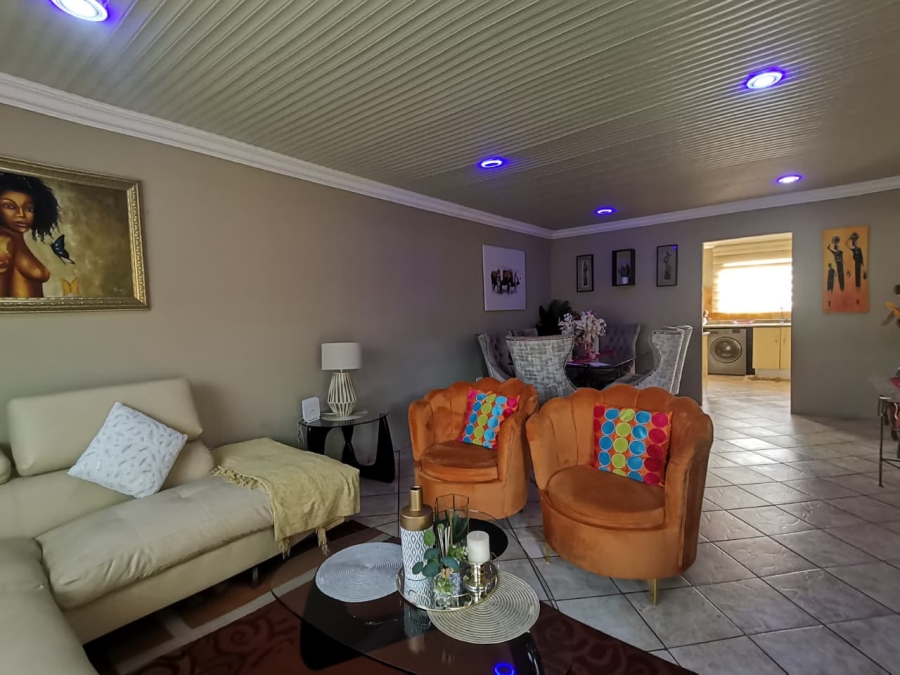 4 Bedroom Property for Sale in Liefde en Vrede Gauteng