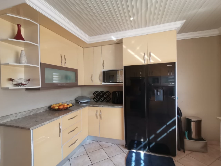 4 Bedroom Property for Sale in Liefde en Vrede Gauteng