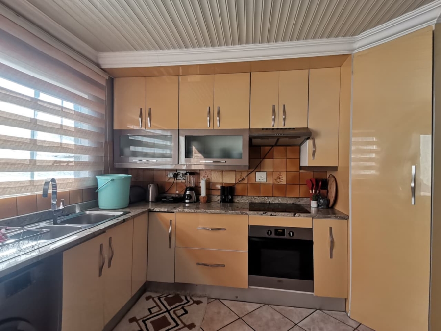 4 Bedroom Property for Sale in Liefde en Vrede Gauteng