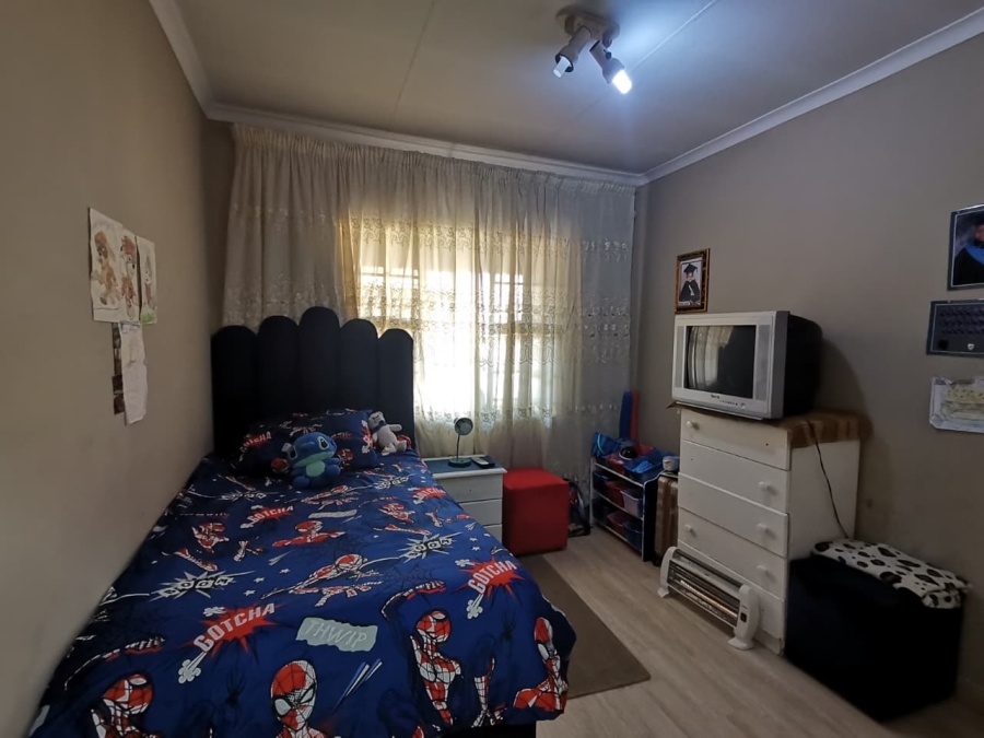 4 Bedroom Property for Sale in Liefde en Vrede Gauteng