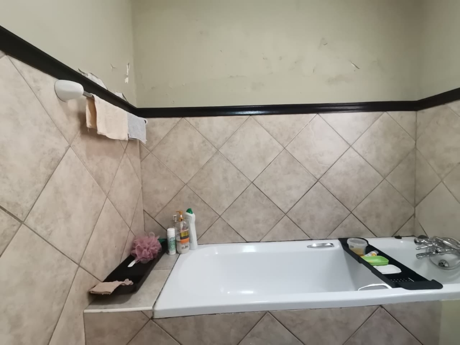 4 Bedroom Property for Sale in Liefde en Vrede Gauteng