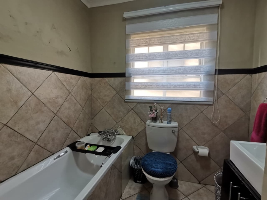 4 Bedroom Property for Sale in Liefde en Vrede Gauteng