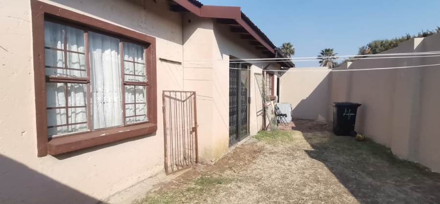 4 Bedroom Property for Sale in Liefde en Vrede Gauteng