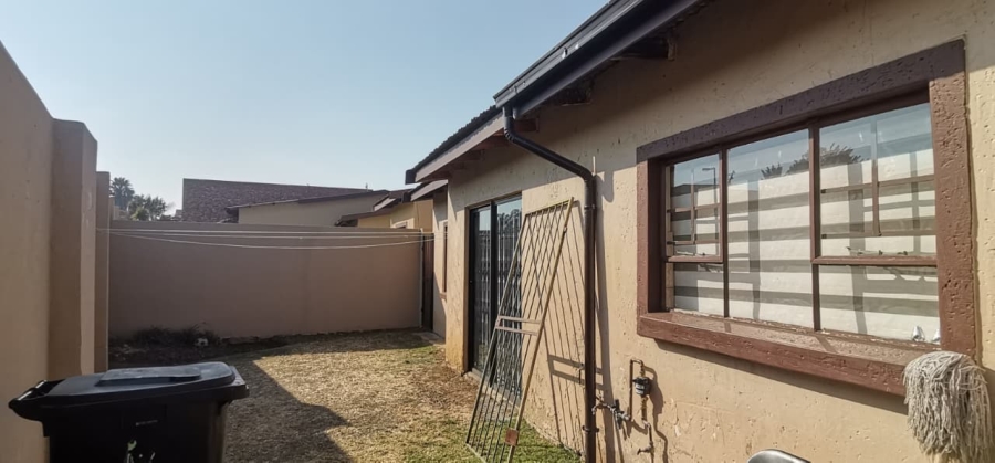 4 Bedroom Property for Sale in Liefde en Vrede Gauteng