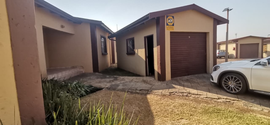 4 Bedroom Property for Sale in Liefde en Vrede Gauteng