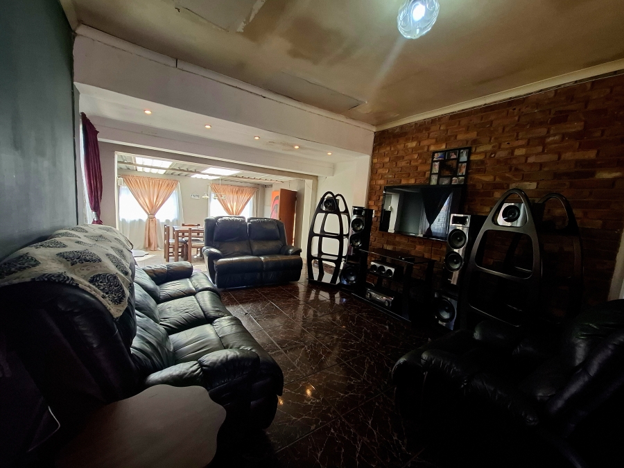 3 Bedroom Property for Sale in Strubenvale Gauteng