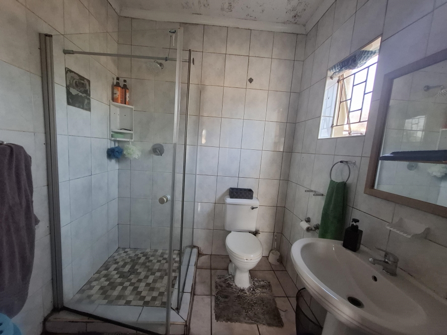 3 Bedroom Property for Sale in Strubenvale Gauteng