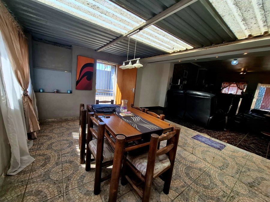 3 Bedroom Property for Sale in Strubenvale Gauteng