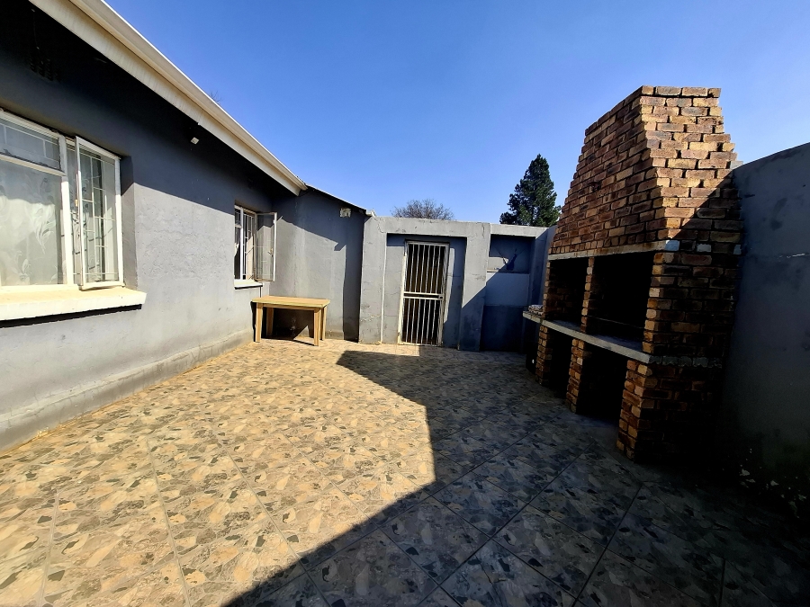 3 Bedroom Property for Sale in Strubenvale Gauteng