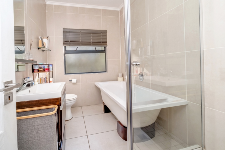 2 Bedroom Property for Sale in Fourways Gauteng