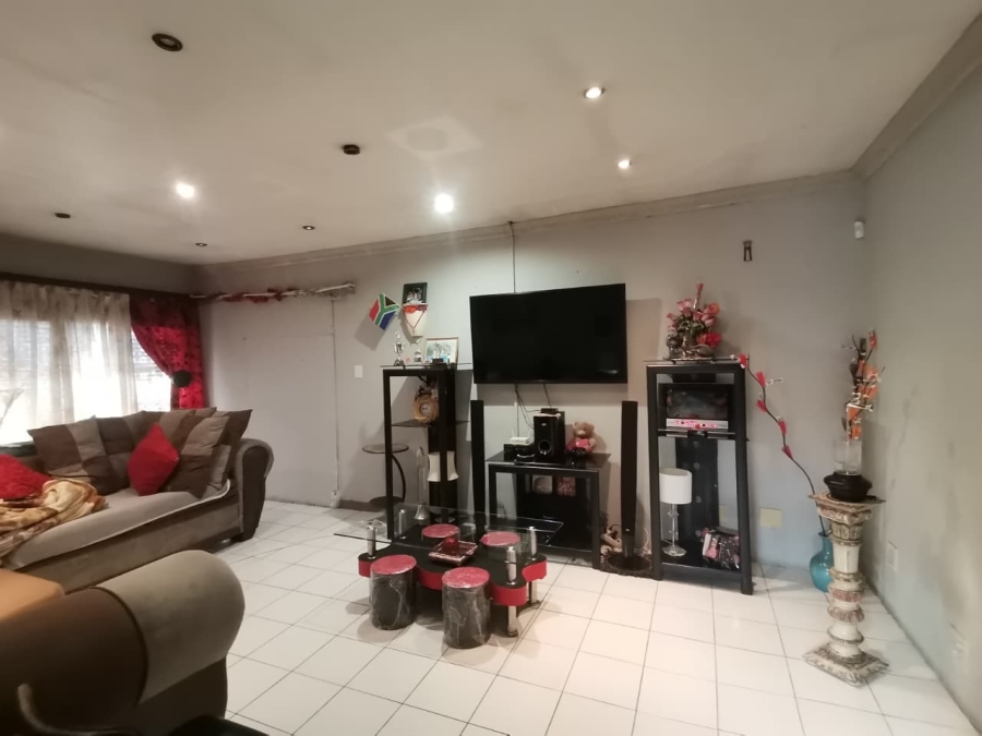 3 Bedroom Property for Sale in Regents Park Gauteng