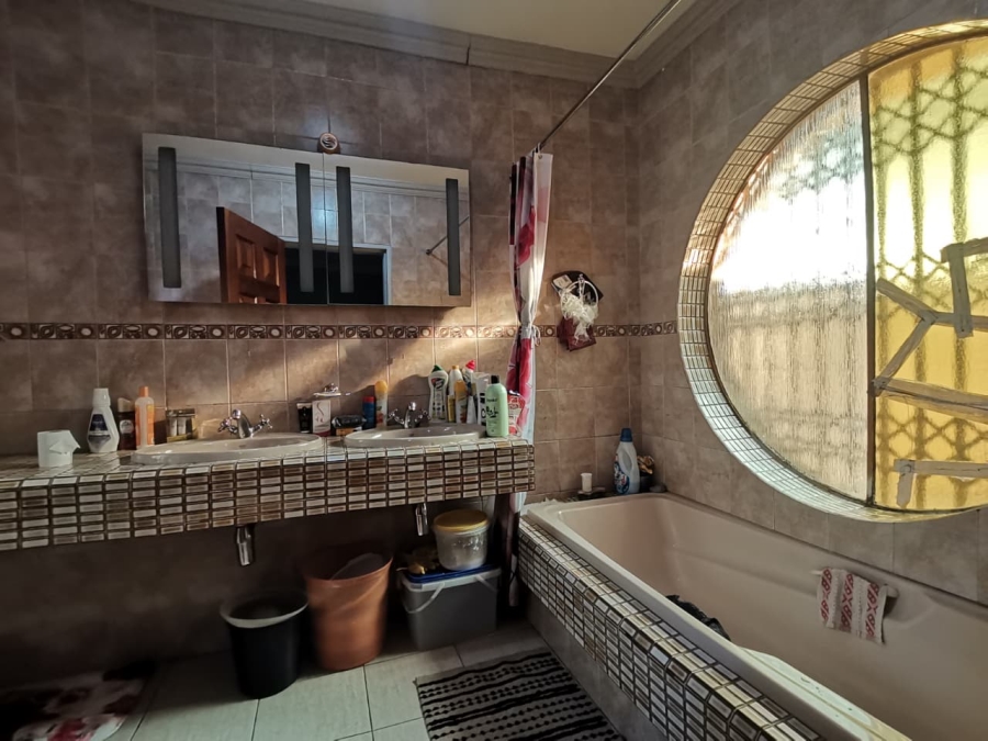 3 Bedroom Property for Sale in Regents Park Gauteng