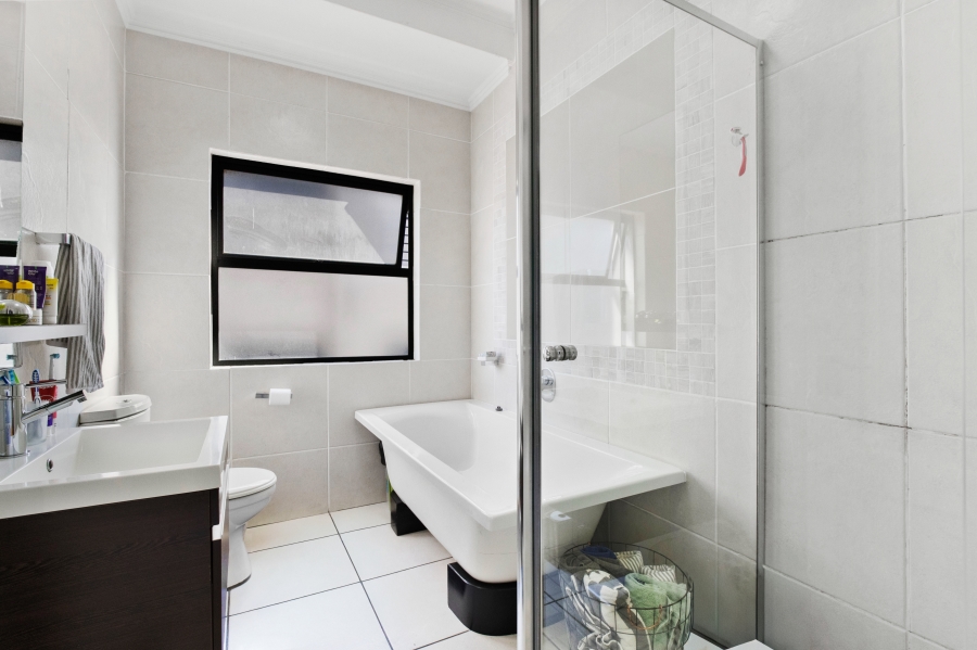 1 Bedroom Property for Sale in Fourways Gauteng
