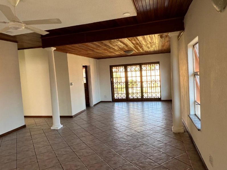 4 Bedroom Property for Sale in Glenvista Gauteng
