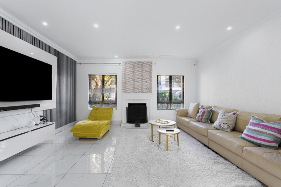 5 Bedroom Property for Sale in Fourways Gardens Gauteng