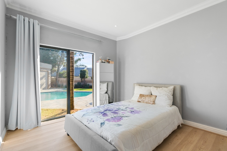 5 Bedroom Property for Sale in Fourways Gardens Gauteng