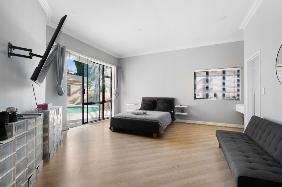 5 Bedroom Property for Sale in Fourways Gardens Gauteng