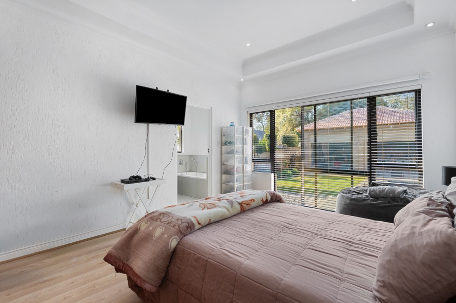 5 Bedroom Property for Sale in Fourways Gardens Gauteng