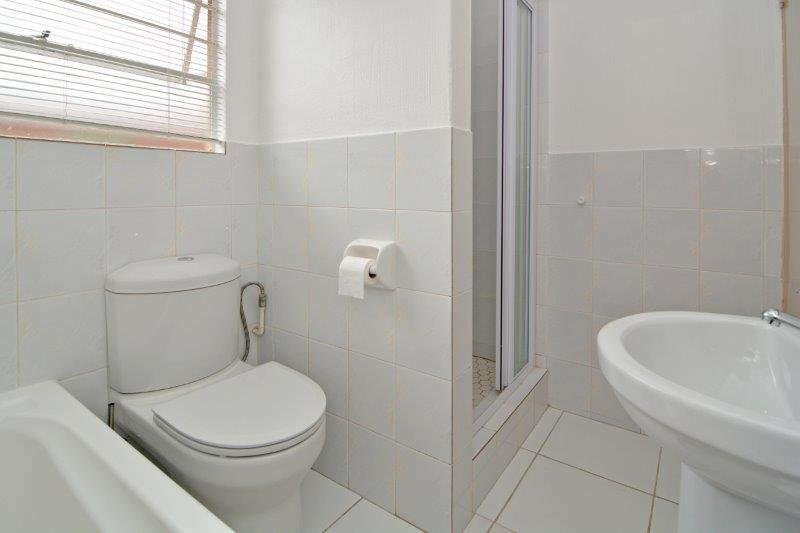 2 Bedroom Property for Sale in Fairland Gauteng