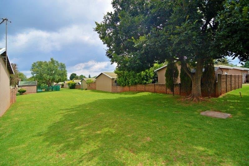 2 Bedroom Property for Sale in Fairland Gauteng