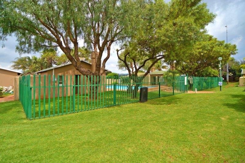 2 Bedroom Property for Sale in Fairland Gauteng