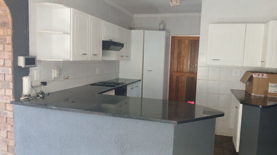3 Bedroom Property for Sale in Helikonpark Gauteng