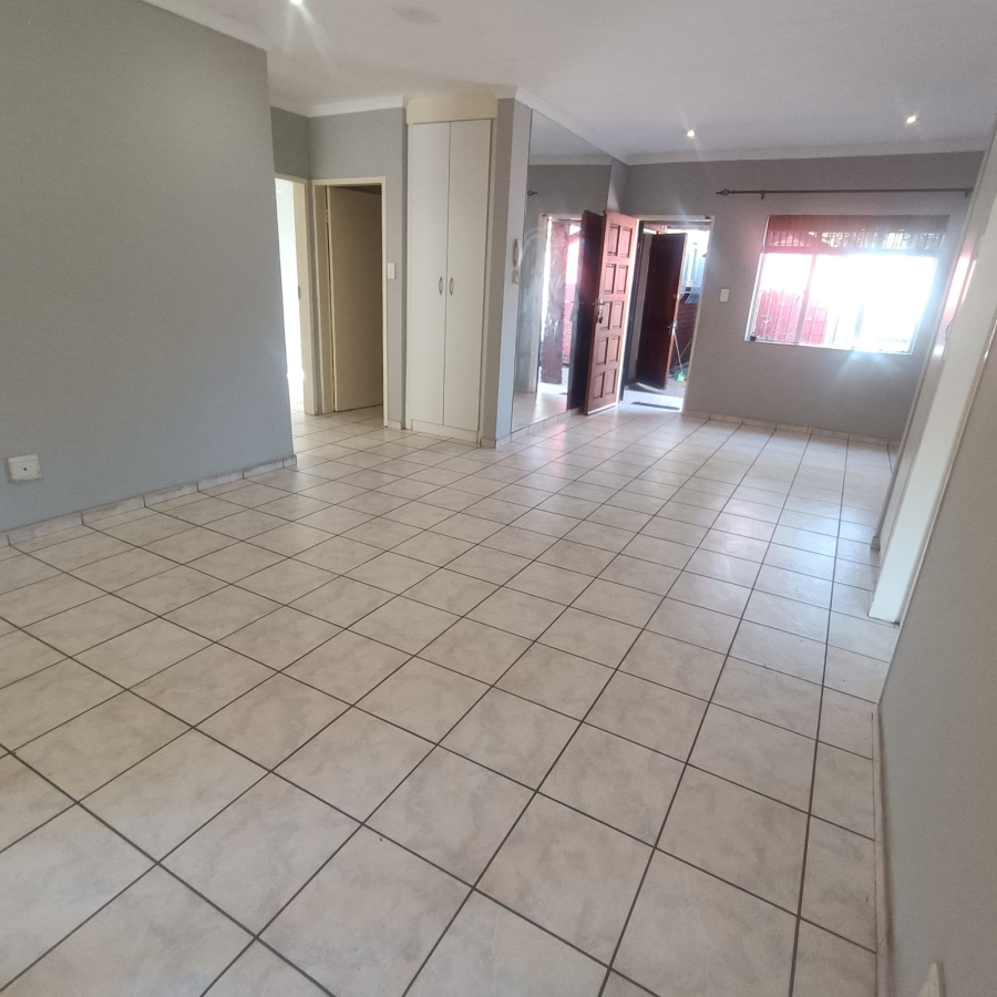 To Let 3 Bedroom Property for Rent in Albertskroon Gauteng