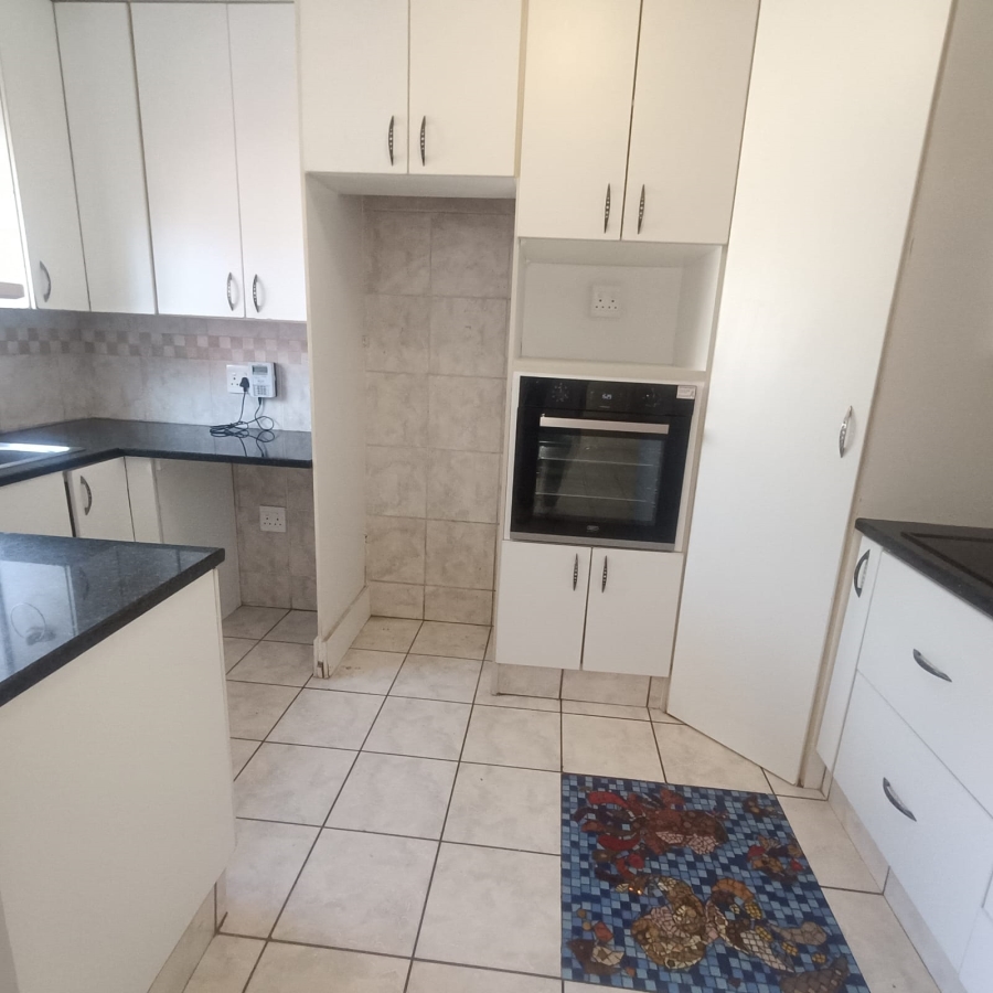 To Let 3 Bedroom Property for Rent in Albertskroon Gauteng