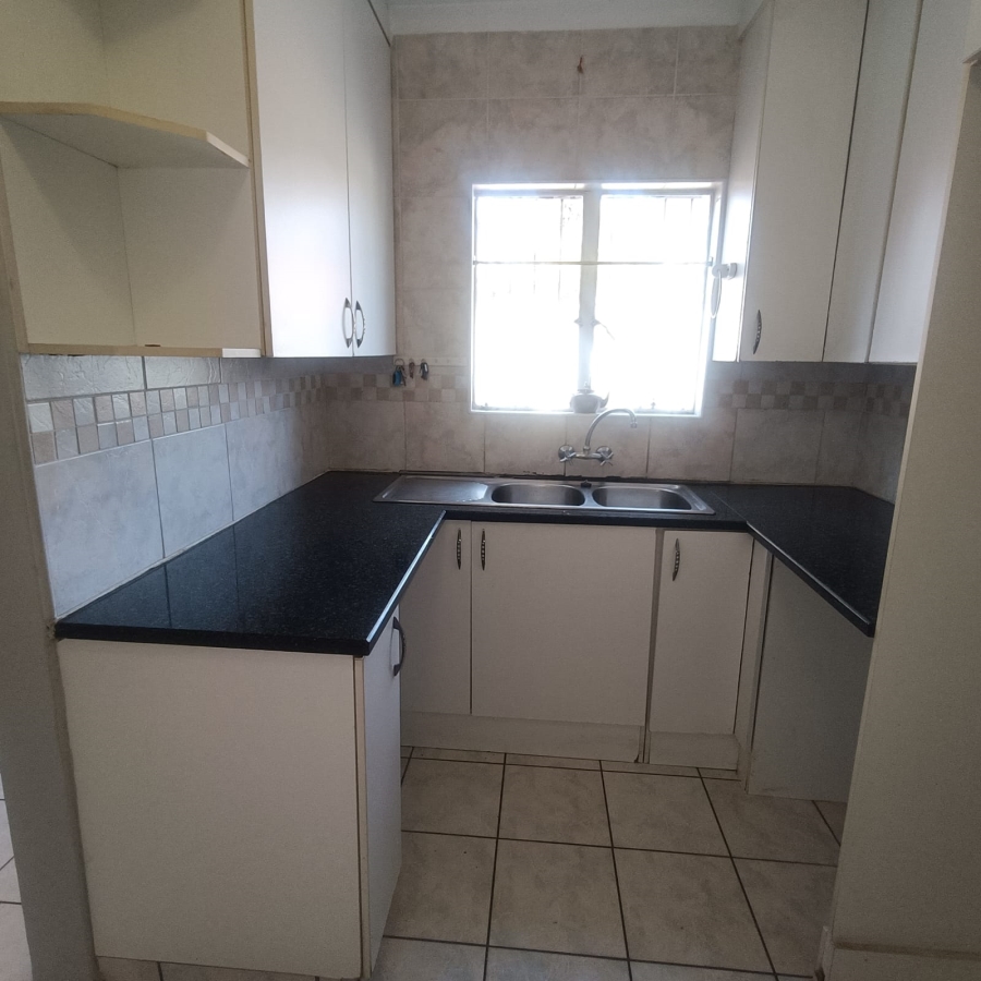 To Let 3 Bedroom Property for Rent in Albertskroon Gauteng