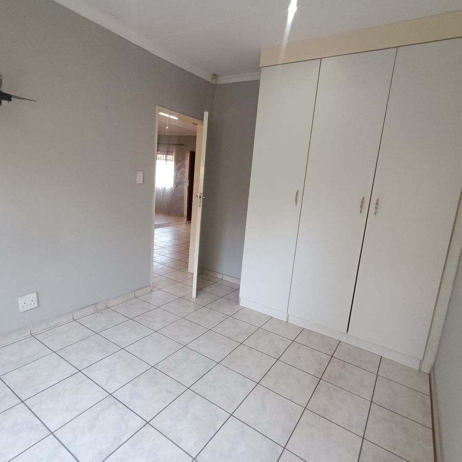 To Let 3 Bedroom Property for Rent in Albertskroon Gauteng