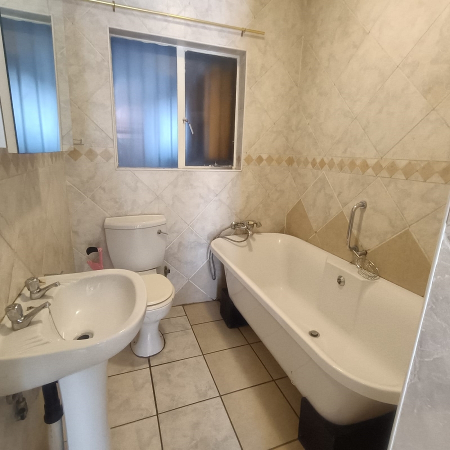 To Let 3 Bedroom Property for Rent in Albertskroon Gauteng