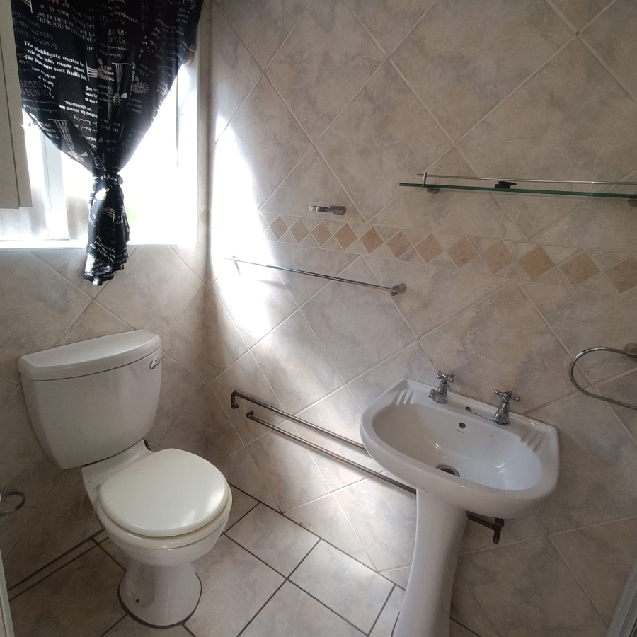 To Let 3 Bedroom Property for Rent in Albertskroon Gauteng