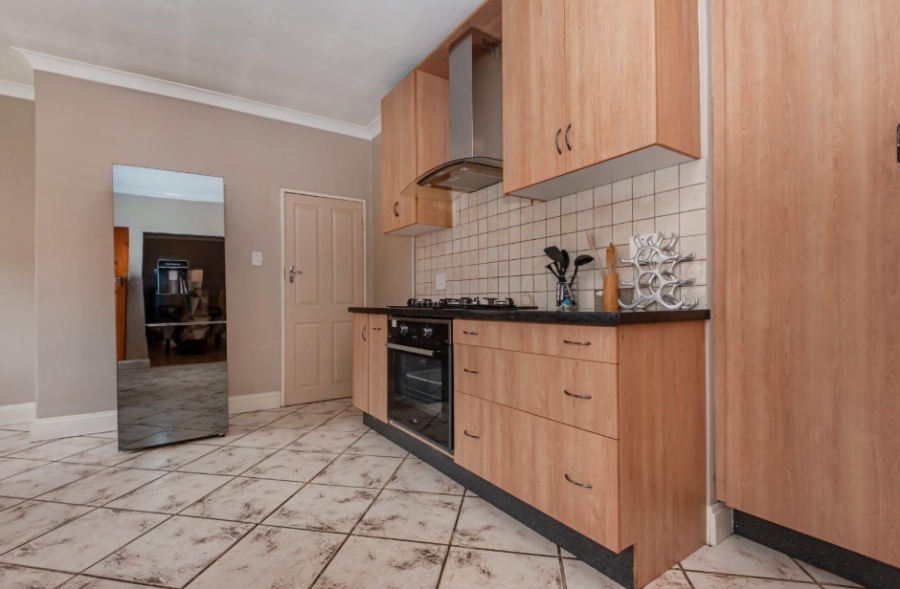 4 Bedroom Property for Sale in Parkhill Gardens Gauteng