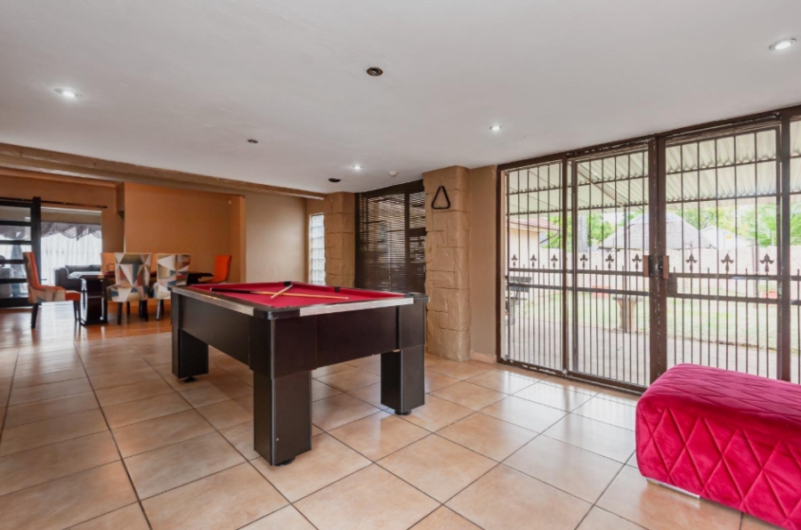 4 Bedroom Property for Sale in Parkhill Gardens Gauteng
