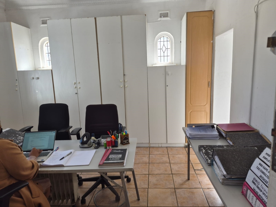 10 Bedroom Property for Sale in Delville Gauteng
